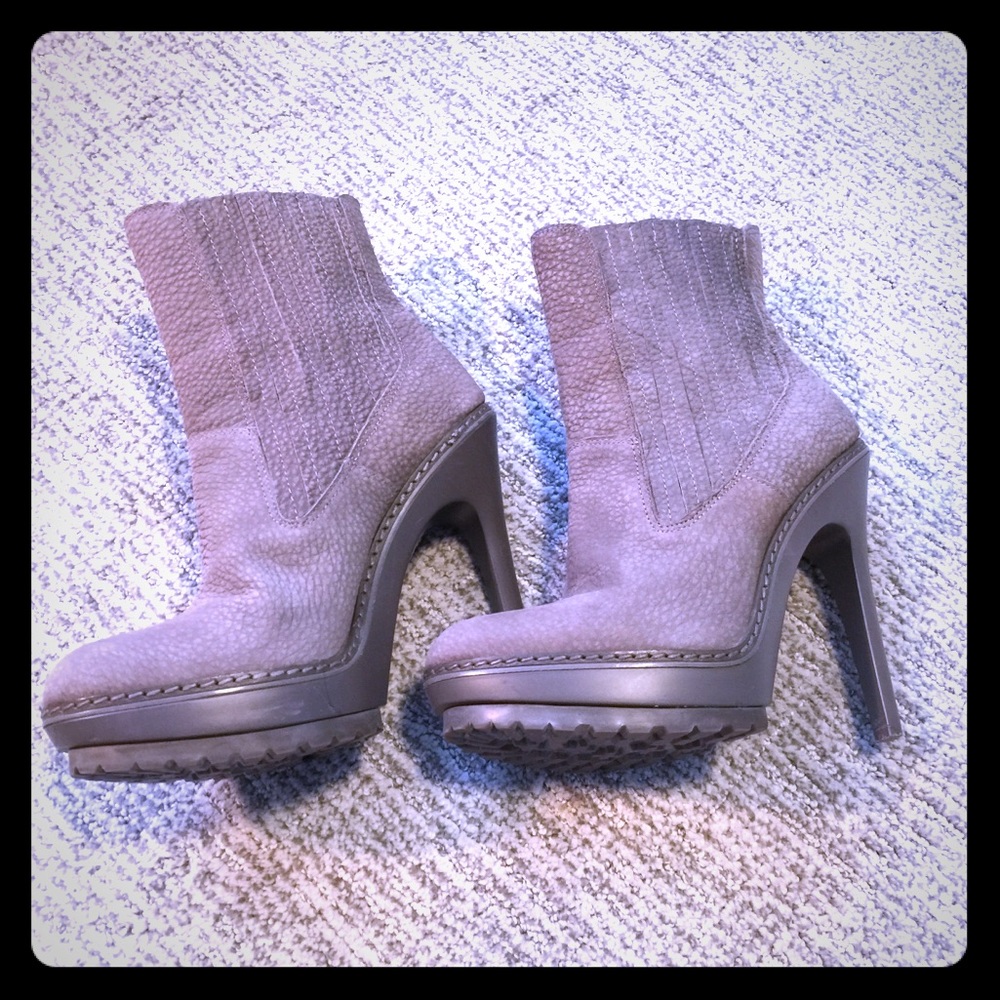 BCBGMaxAzria Virginia Bootie Size 8